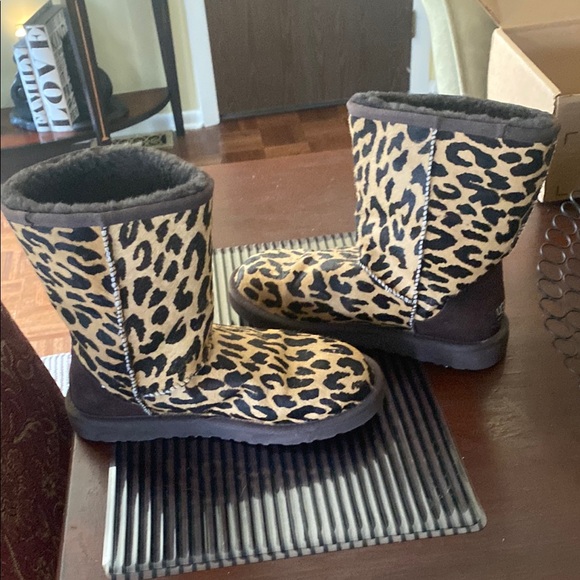 Leopard Print Fur-Lined Boots - Picture 3 of 4